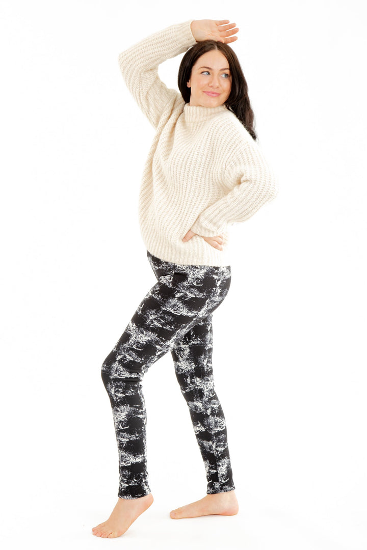 B&W Contrast - Cozy Lined Leggings
