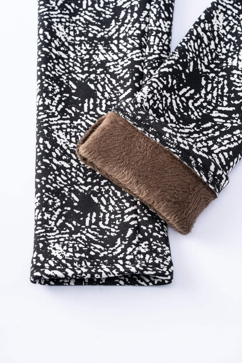 B&W Connections - Cozy Lined Leggings