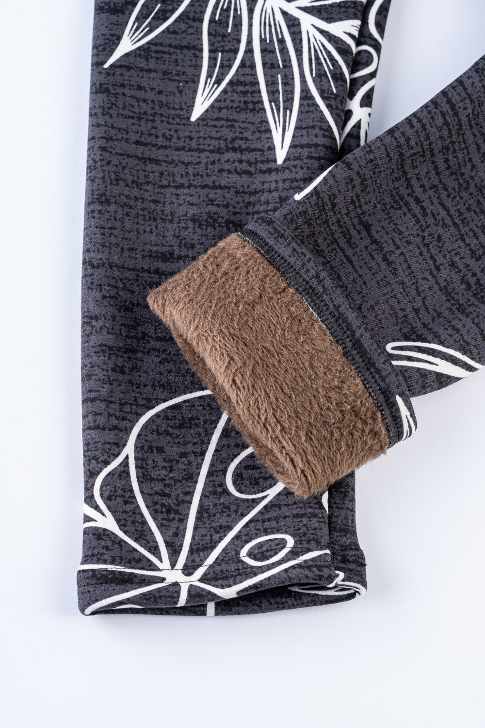 Leaves in Gray - Cozy Lined Leggings