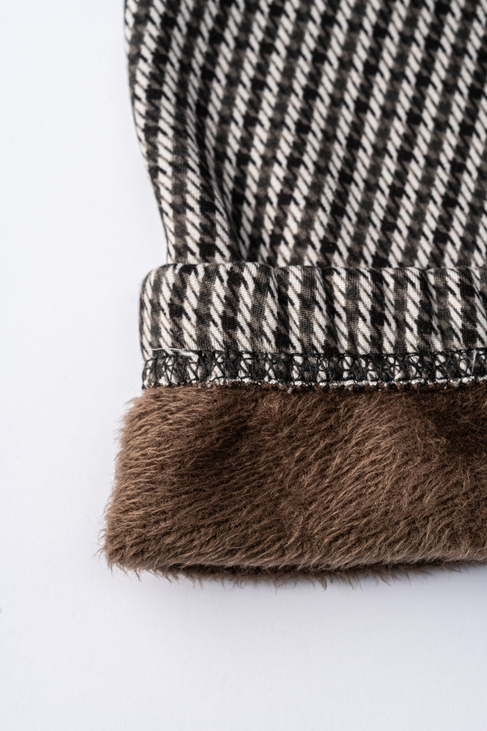 Twisted Lines - Cozy Lined Leggings