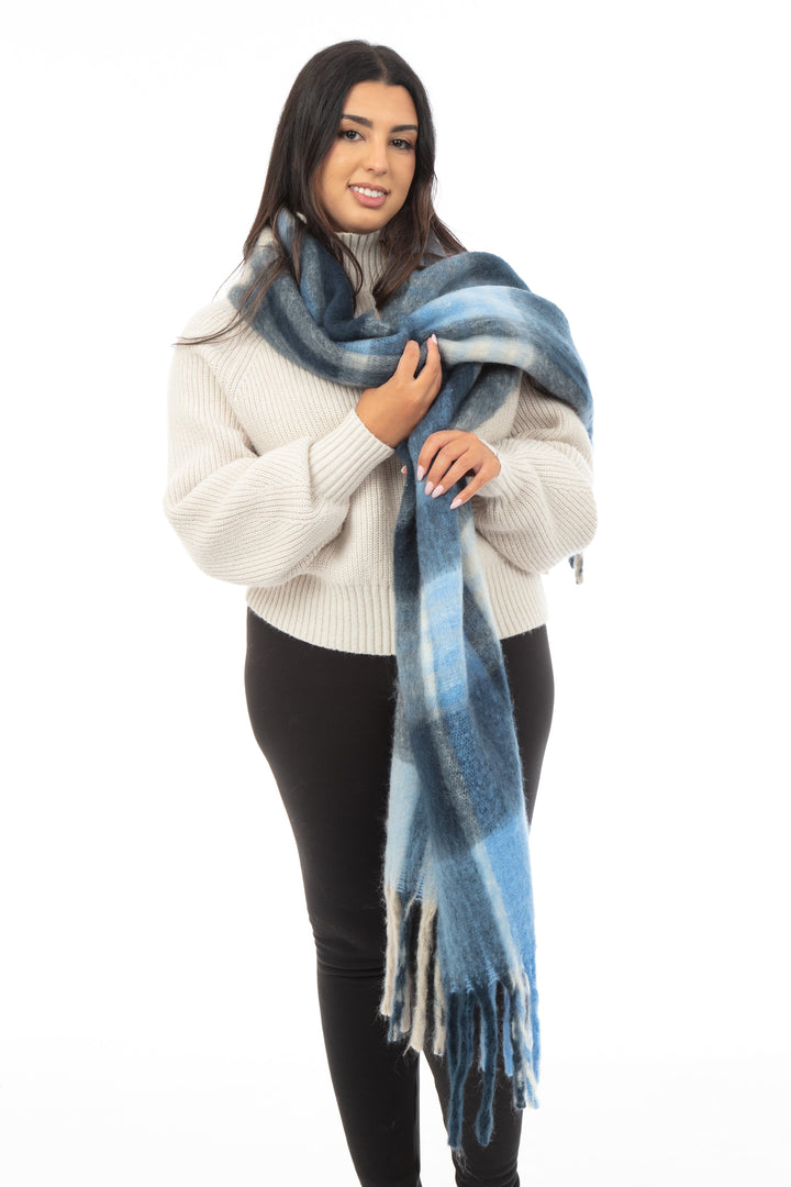 Tonya - Bouclé Scarf