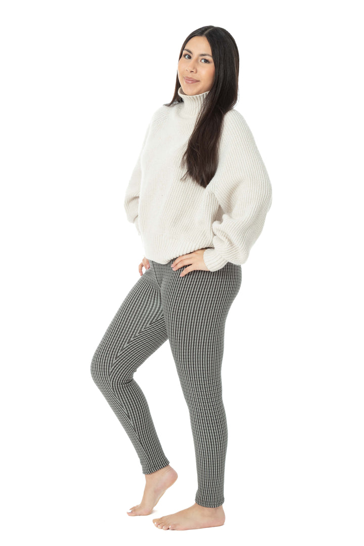 Twisted Lines - Cozy Lined Leggings